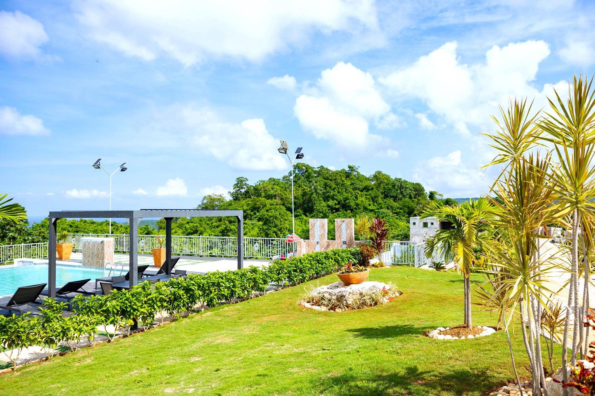 Ms. T'S Paradise @ Pyramid Point Ocho Rios Exterior photo